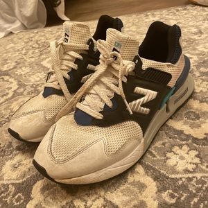 New balance shoes size 7.5 in men’s